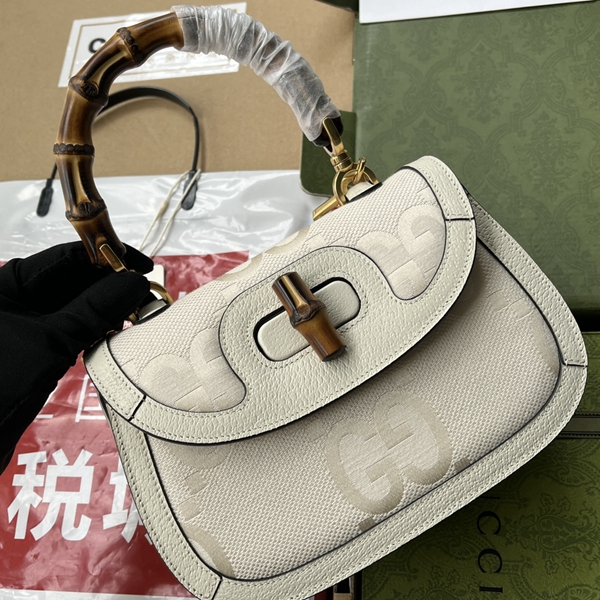 グッチバッグ着用イメージ
